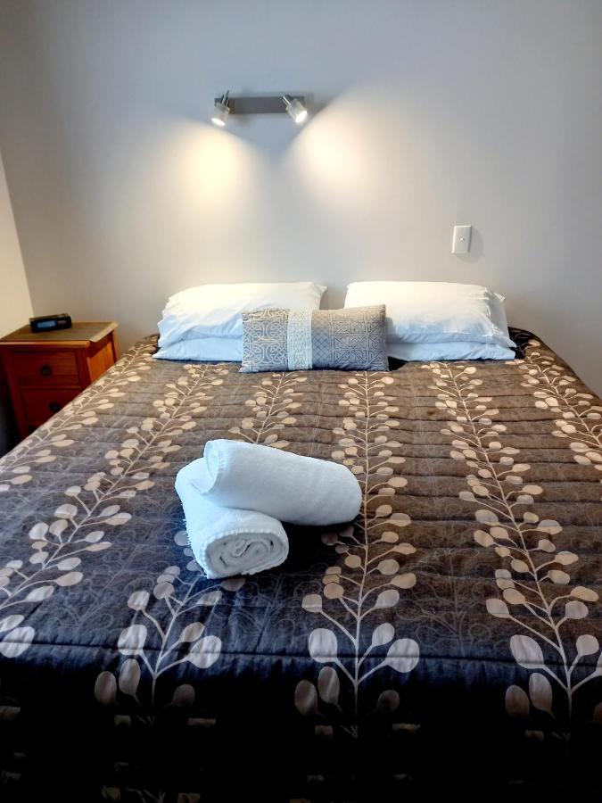 آشبورتون Academy Lodge Motel المظهر الخارجي الصورة